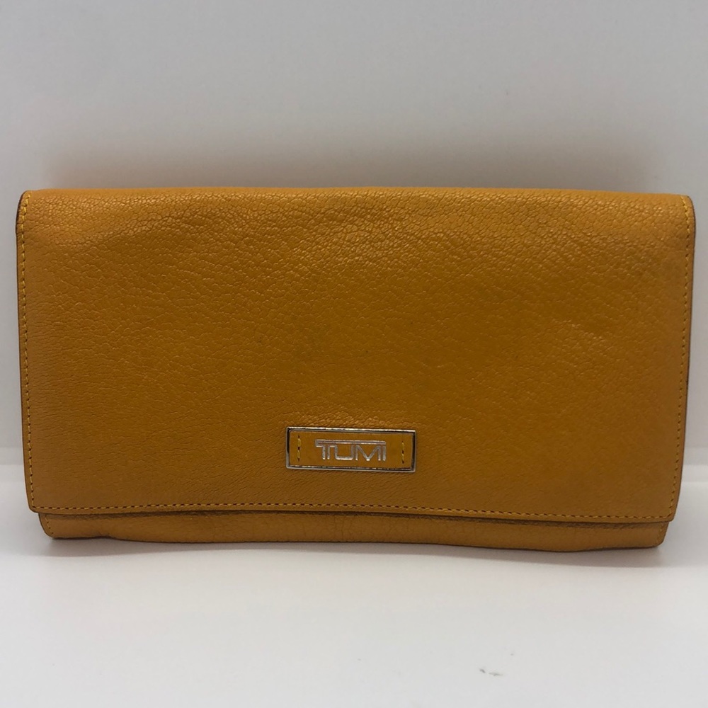 TUMI Women Flap Continental Wallet